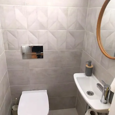 Apartment 4 *