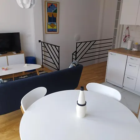 4 Apartment