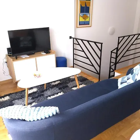 4 Apartment