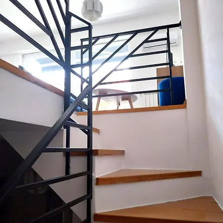 Apartment 4 *